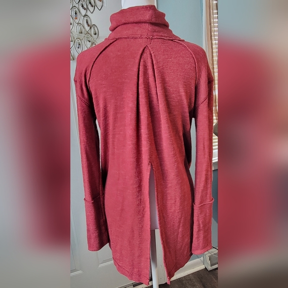 Free People We The Free Split Back Chunky Turtleneck Womens XS Rusty Brick Boho - Picture 4 of 12